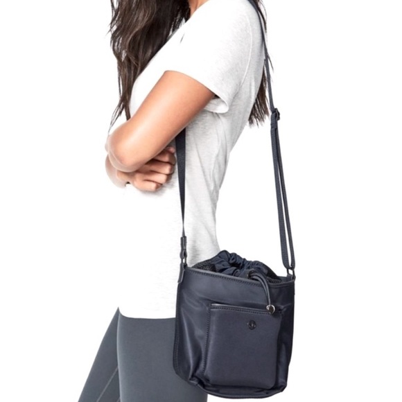 Lululemon • All Set Mini Bucket
Black - Picture 9 of 9